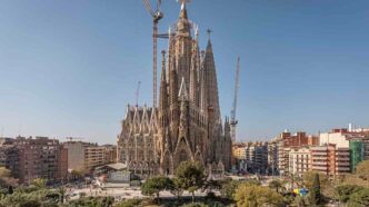 La Sagrada Família ha raggiunto i 172,5 metri nella fase finale dei lavori e ha superato ufficialmente Ulm tra la fine del 2025 e l’inizio del 2026