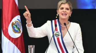 la nuova leader del Paese ha deciso di consacrare la sua carica alla Vergine de los Ángeles, la patrona nazionale
