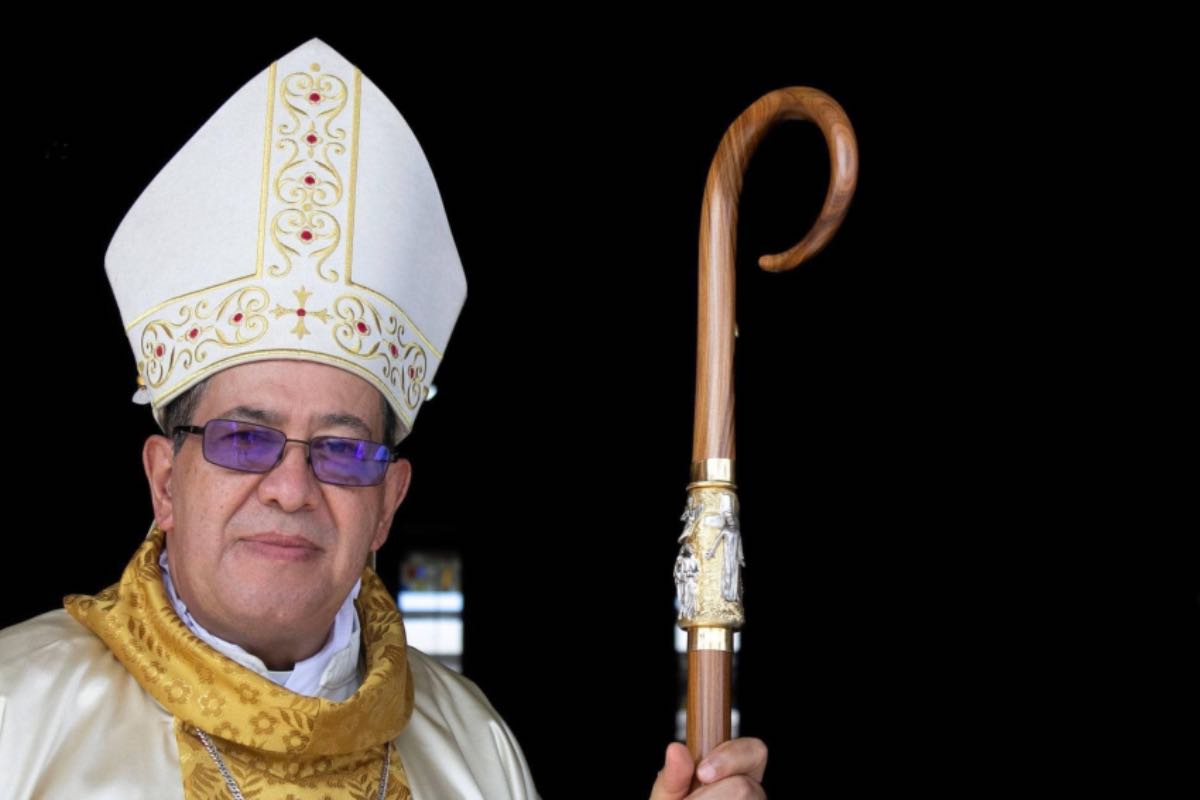 Quando una persona riconosce che esiste una verità superiore a sé stessa – ha dichiarato Román – capisce che il potere ha dei limiti e che ogni autorità deve essere esercitata con etica, coscienza e rispetto per la vita