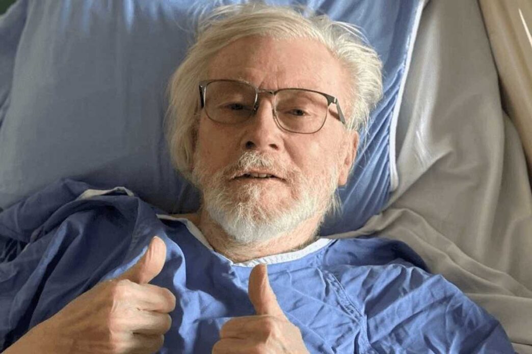 padre Larry Holland, sacerdote 79enne di Vancouver. Ricoverato dopo una caduta in bagno che gli ha causato una frattura all'anca, il religioso si è visto proporre l’eutanasia due volte durante il suo soggiorno ospedaliero