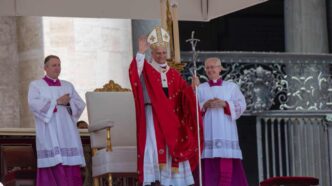 Papa Leone XIV celebra la Messa di Pentecoste 2026 nella Basilica di San Pietro