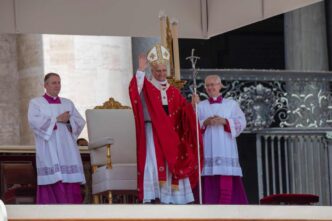 Papa Leone XIV celebra la Messa di Pentecoste 2026 nella Basilica di San Pietro