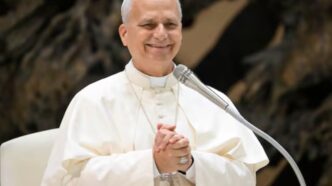 Papa Leone XIV durante un incontro ufficiale in Vaticano