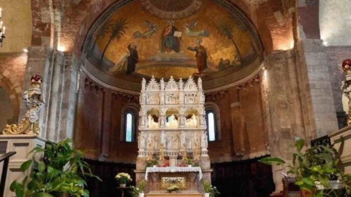 Papa Leone XIV è oggi a Pavia per pregare davanti alle spoglie di Sant'Agostino nella basilica di San Pietro in Ciel d'Oro: ecco il programma della visita.