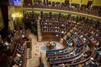 Il Parlamento spagnolo accelera la riforma sull'eutanasia pochi giorni dopo il discorso pro-life di Leone XIV ai parlamentari di Madrid.