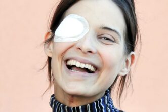 Morta il 13 giugno 2012 a 28 anni, Chiara Corbella ha scelto di mettere Dio e la famiglia prima della propria vita. Un esempio ancora vivo.
