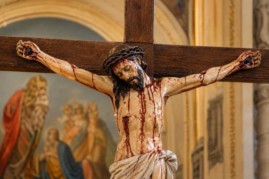 A luglio la Chiesa venera il Preziosissimo Sangue di Cristo: una devozione che invita a preghiera, sacrifici e meditazione sulla Passione.
