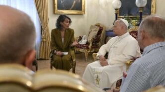 Papa Leone XIV ha incontrato sei vittime di abusi nella nunziatura apostolica di Madrid: oltre un'ora di ascolto, una promessa e proposte concrete per rendere la Chiesa luogo sicuro.