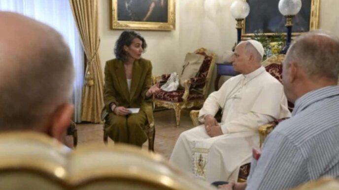 Papa Leone XIV ha incontrato sei vittime di abusi nella nunziatura apostolica di Madrid: oltre un'ora di ascolto, una promessa e proposte concrete per rendere la Chiesa luogo sicuro.