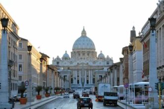 Il Dicastero per il Culto Divino respinge la richiesta dei vescovi tedeschi: l'omelia dei laici durante la Messa resta esclusa dalle norme liturgiche.