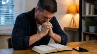 Nel nuovo libro di John Eldredge internet è accusato di aver svuotato la capacità di preghiera e di incontro con Dio dei cristiani di oggi.