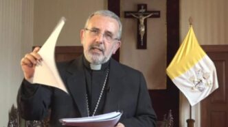L'arcivescovo di Arequipa, Javier del Río Alba, spiega che il santo timore di Dio aiuta i cristiani a non temere il giudizio degli uomini né la storia.