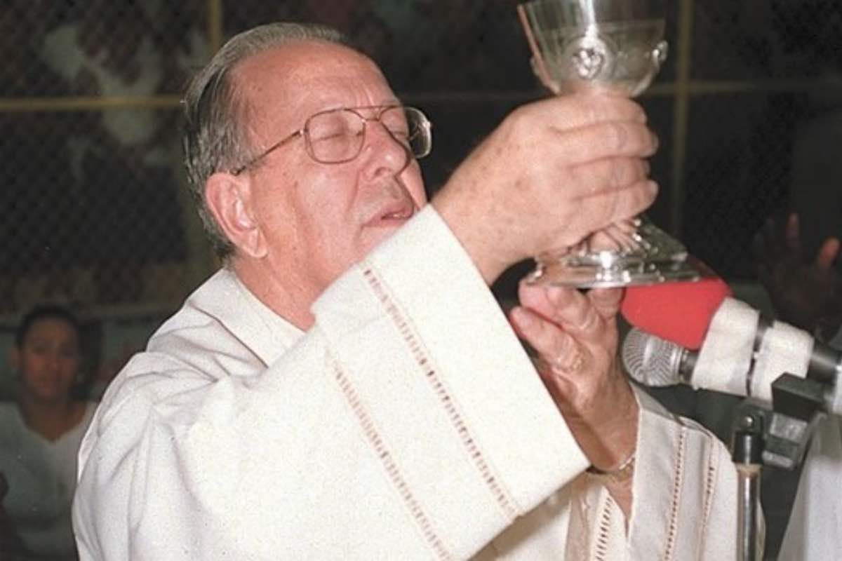Emiliano Tardif, missionario di origine canadese noto per il suo straordinario ministero di guarigione nella Repubblica Dominicana e in tutto il mondo, è il protagonista del film Giorno 8. Il Soffio dello Spirito