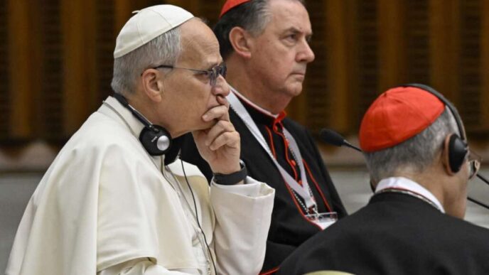 Leone XIV apre il secondo Concistoro del suo pontificato chiedendo ai cardinali lealtà, franchezza e un sostegno forte ed esplicito alla sua missione.