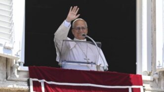 Nell'Angelus del 14 giugno Leone XIV ha commentato il Vangelo di Matteo: Gesù vede l'umanità stanca e manda operai nella messe. La grazia non si compra.