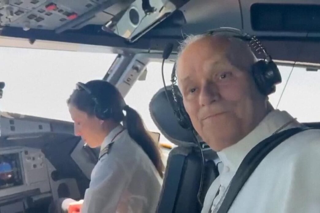 Ángeles Hernández, 33 anni, ha condiviso la cabina di pilotaggio con papa Leone XIV sul volo Iberia da Madrid a Barcellona il 9 giugno 2026. Il suo racconto.