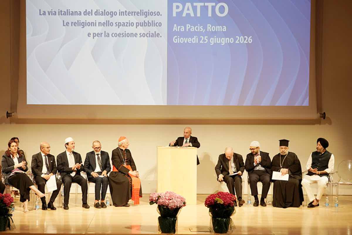 Per il cardinale Matteo Maria Zuppi, arcivescovo di Bologna e presidente della Cei, camminare insieme "non è per niente scontato" né tra le diverse confessioni né al loro interno