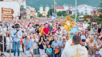 La solennità del Corpus Domini offre ai fedeli la possibilità di ottenere un'indulgenza plenaria partecipando alla processione eucaristica e rispettando tre condizioni.