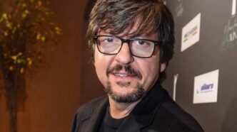 Ricky Memphis attore romano in posa durante un evento pubblico
