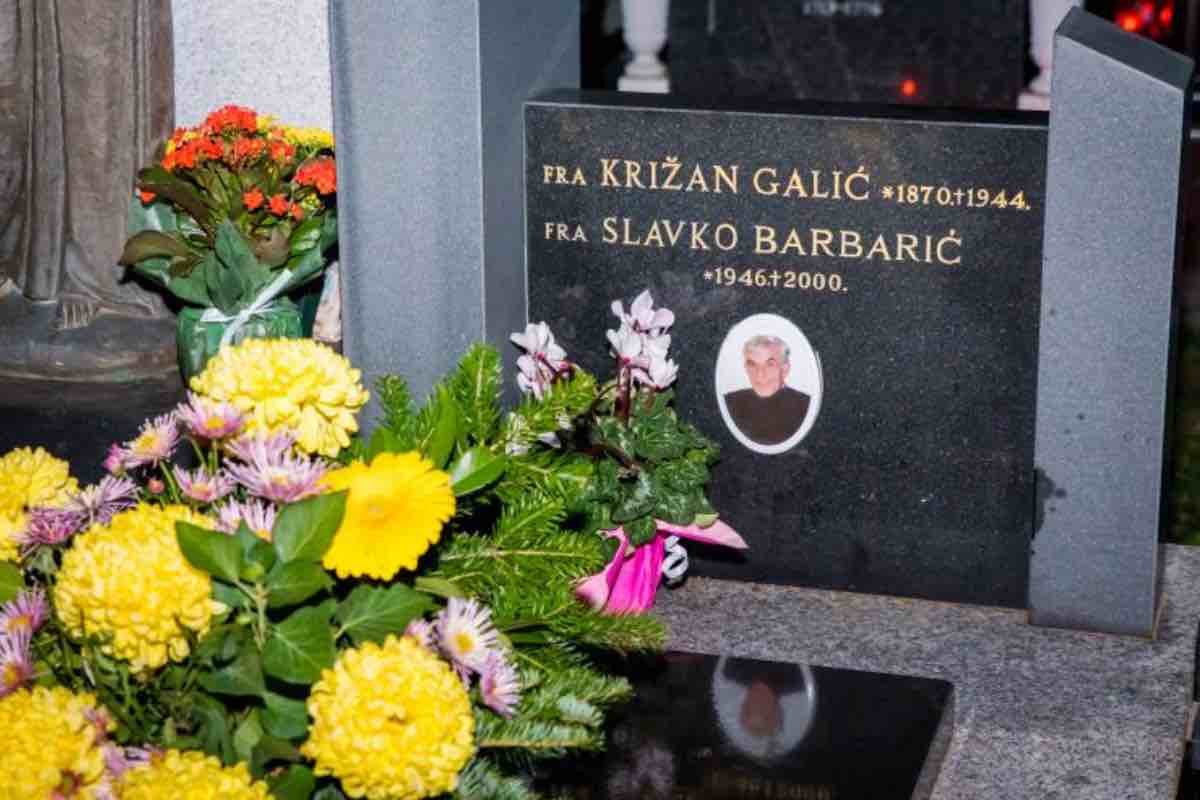 Il cimitero di Kovačica a Medjugorje con la tomba di fra Slavko Barbarić