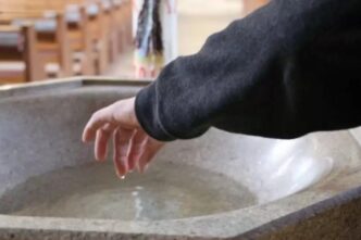 Gli esorcisti indicano quattro abitudini per tenere lontano il diavolo dopo la liberazione: sacramenti, preghiera, digiuno e sacramentali.