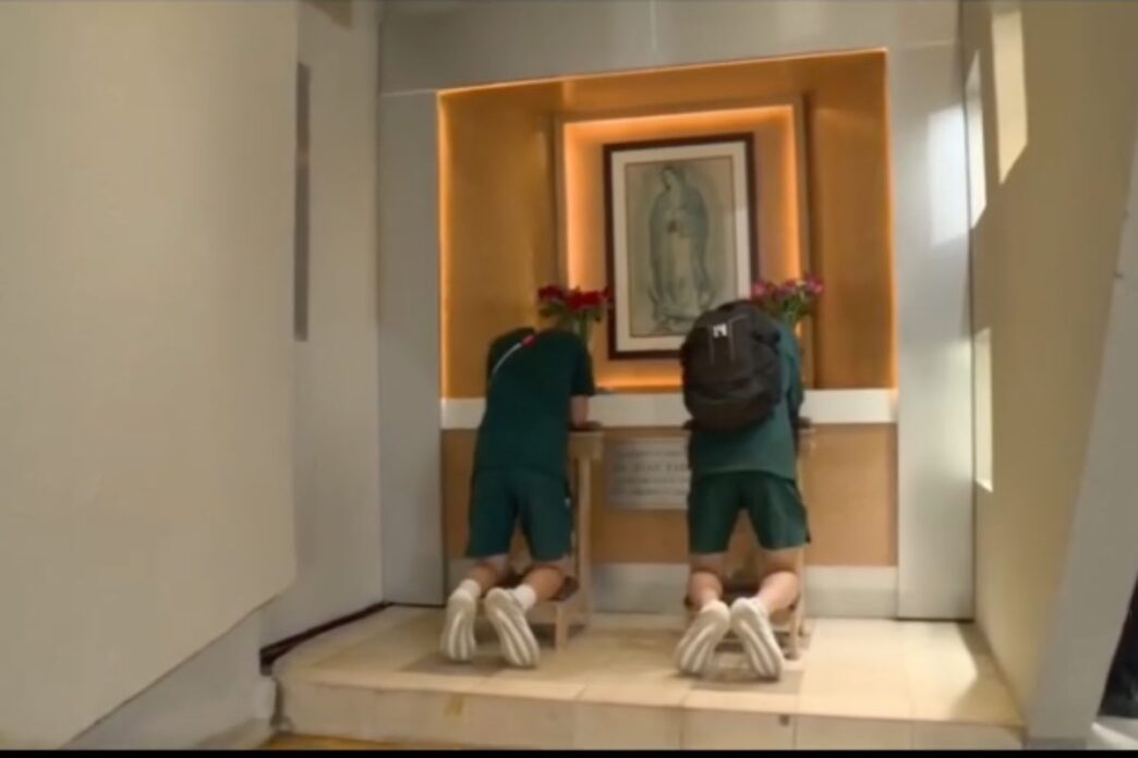 Il Messico è uscito dal Mondiale, ma la devozione della Nazionale alla Madonna di Guadalupe ha conquistato i tifosi cattolici di tutto il mondo.