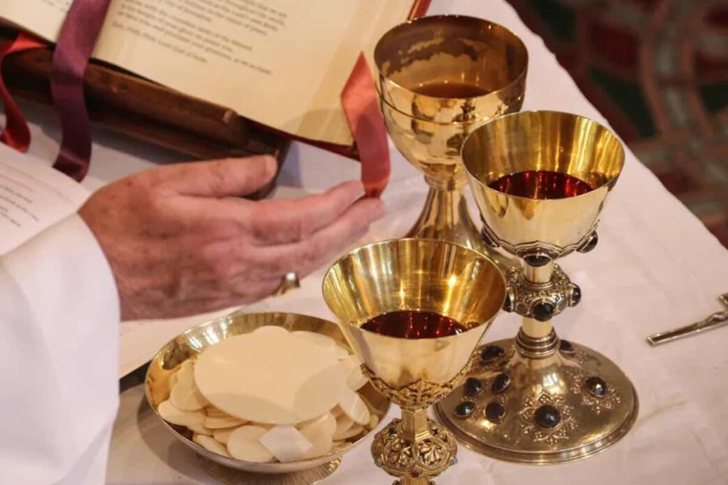 La devozione al Sangue di Cristo in otto preghiere