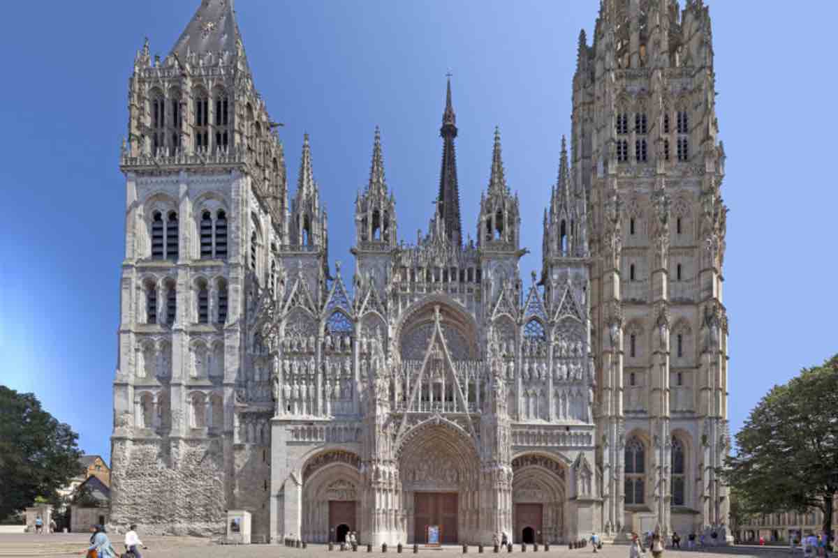 La giornata si chiude con un momento di raccoglimento sulla tomba di padre Hamel, nel cimitero di Bonsecours, alle 15:30, seguito dai vespri nella basilica di Notre-Dame de Bonsecours alle 16:30.