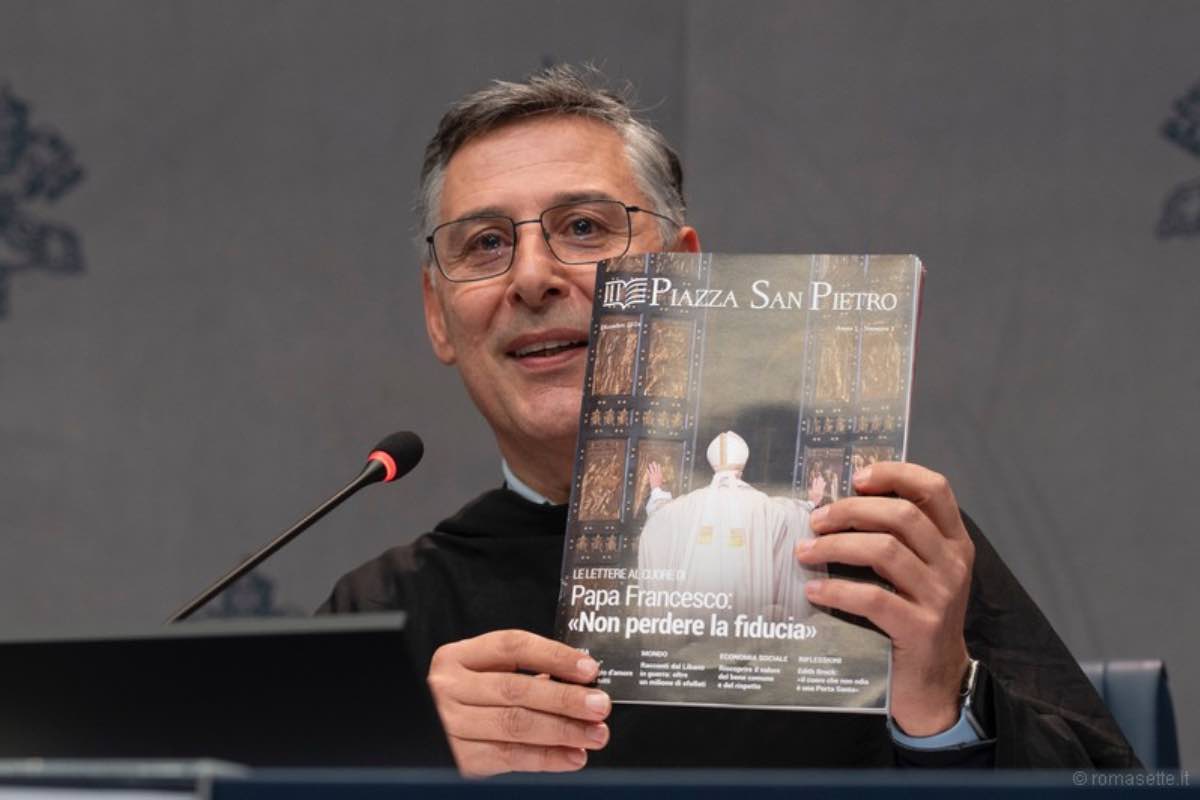 "Pensiamo ai malati, a chi ha perso la speranza nella vita, a chi è oppresso dal dolore per la perdita dei propri cari, alle vittime delle guerre, dell'odio, del terrorismo e della violenza, a chi è perseguitato per la propria fede e per la giustizia, ai carcerati, a chi ha perso il lavoro o la casa, e ai migranti che non sono stati accolti con umanità"