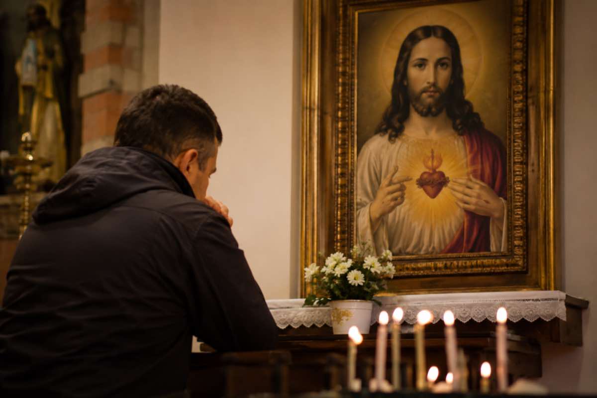 La Chiesa cattolica dedica tradizionalmente il mese di luglio al Preziosissimo Sangue di Gesù, una devozione che risale al sacrificio di Cristo sulla Croce. Nel corso dei secoli molti santi si sono legati a questo culto