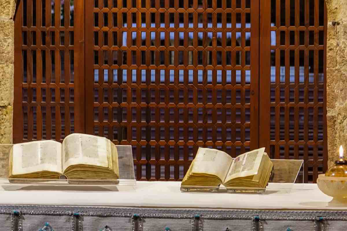 I breviari di Francesco e Chiara d'Assisi si sono ricongiunti alla Porziuncola: due vocazioni diverse, un'unica sorgente nella preghiera e nella Parola di Dio.