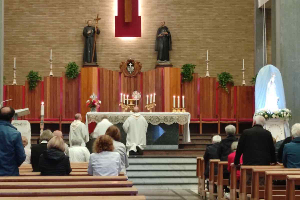 Chi frequenta con regolarità la confessione e l'Eucaristia deve accompagnare questi sacramenti con una preghiera quotidiana