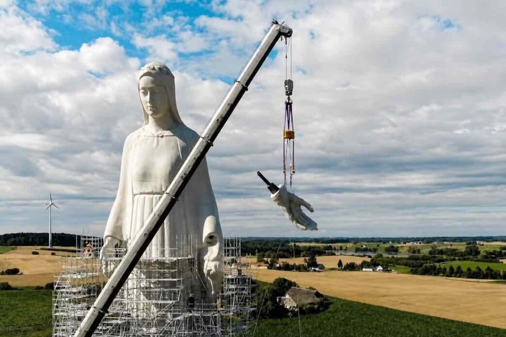 A Konotop, in Polonia, sta per essere completata la statua mariana più alta d'Europa, che sarà consacrata il 15 agosto, festa dell'Assunzione.