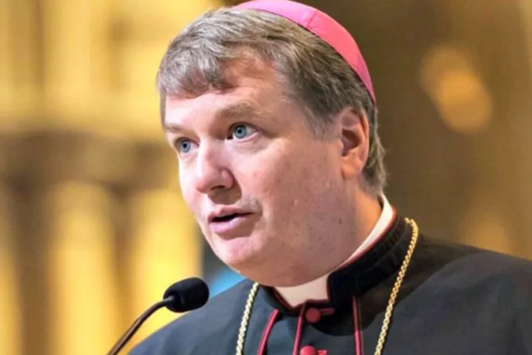 L'arcivescovo di Sydney Antony Fisher denuncia il pregiudizio anticattolico dopo gli spettacoli osceni allestiti in un'ex chiesa della città australiana.