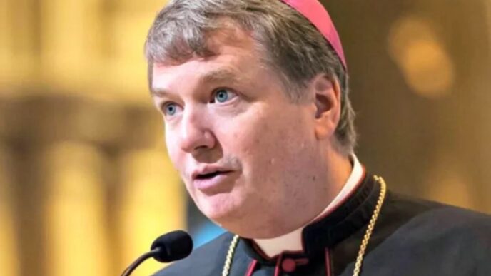 L'arcivescovo di Sydney Antony Fisher denuncia il pregiudizio anticattolico dopo gli spettacoli osceni allestiti in un'ex chiesa della città australiana.