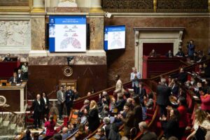 L'Assemblea nazionale francese approva in via definitiva la legge sull'eutanasia e il suicidio assistito, ora al vaglio del Consiglio costituzionale