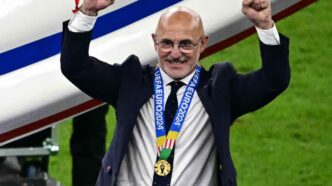 La fede di De la Fuente accompagna la Spagna verso la finale Mondiale: il ct racconta la preghiera quotidiana e le sue devozioni più intime.