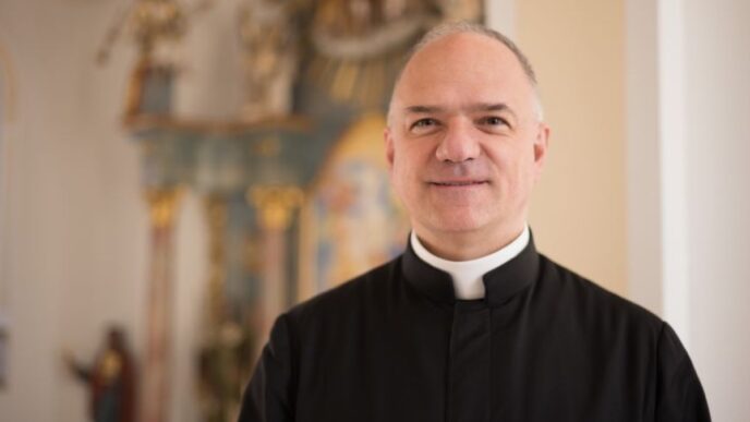 La FSSPX respinge la scomunica del Vaticano dopo le consacrazioni episcopali del 1° luglio e definisce le sanzioni oggettivamente ingiuste e invalide.