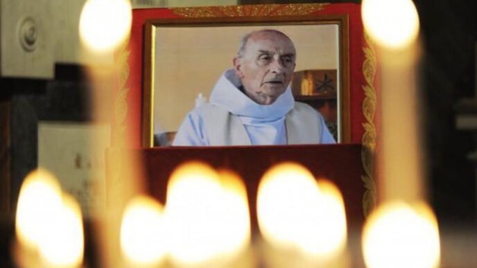 A dieci anni dall'assassinio di padre Jacques Hamel, la diocesi di Rouen dedica un intero fine settimana alla memoria e alla preghiera per il sacerdote martire.