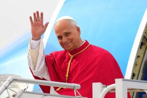 La Conferenza episcopale francese ha presentato il logo ufficiale del viaggio di Leone XIV in Francia, in programma dal 25 al 28 settembre.