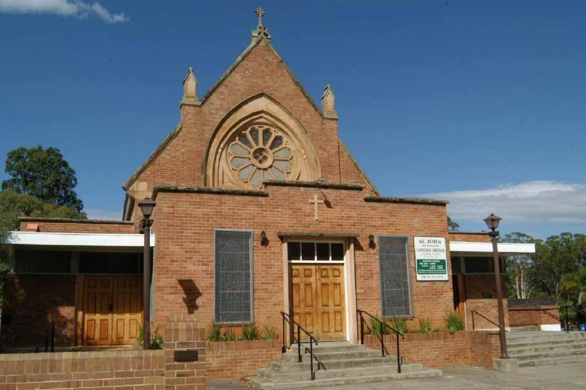 A Sydney una ex chiesa cattolica, sconsacrata fin dagli anni Trenta, è tornata al centro delle cronache per un motivo che poco ha a che fare con la fede. L'edificio, intitolato a Saint John the Evangelist