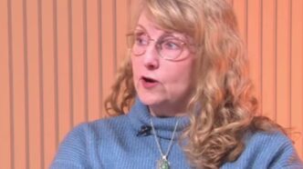 Sarah Morse, insegnante cattolica in Scozia, ha perso il lavoro dopo aver espresso le sue idee pro-vita in classe e ora fa causa alla scuola.