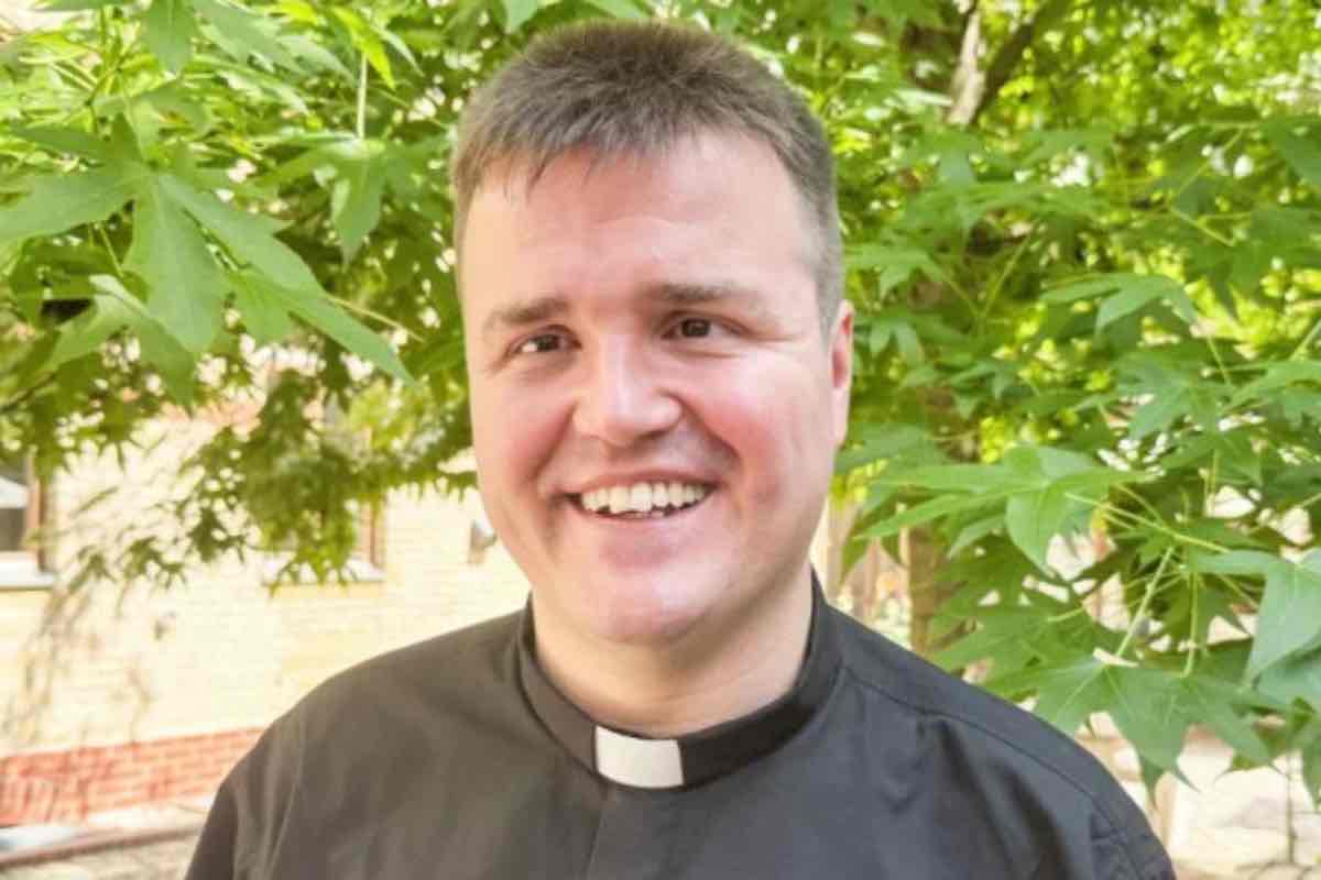 Il cammino di Mrkaljevic verso la fede cattolica cominciò intorno ai 23 anni, quando iniziò a leggere la Bibbia e a frequentare di nascosto la chiesa ogni domenica mattina