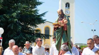 Sabato 25 luglio a Medjugorje si celebra la festa di San Giacomo apostolo, patrono della parrocchia, con messa solenne e processione.