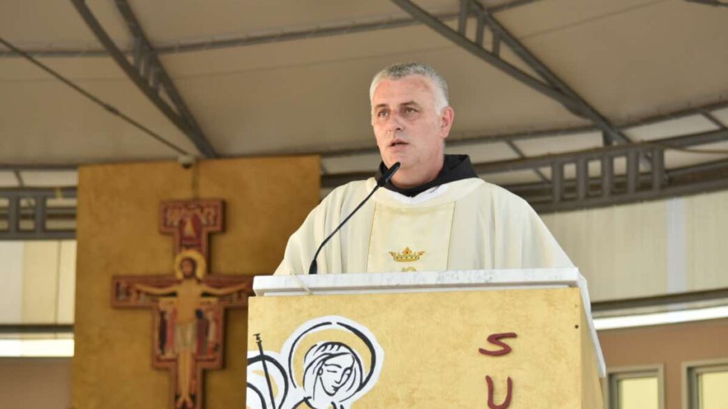 Al Mladifest di Medjugorje fra Ljubo Kurtović spiega perché il digiuno rafforza fede, speranza e amore, aiutandoci a crescere nello spirito.