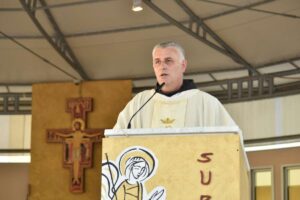 Al Mladifest di Medjugorje fra Ljubo Kurtović spiega perché il digiuno rafforza fede, speranza e amore, aiutandoci a crescere nello spirito.