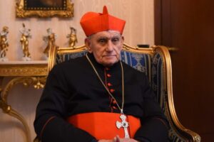 Il Papa scrive al cardinale Simoni ricordando i prigionieri di Spaç: nessuna prigione separa l'uomo dall'amore di Dio, afferma nel messaggio.