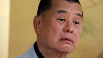 Jimmy Lai, 78 anni, malato e in carcere da cinque anni, è condannato a 20 anni per aver sostenuto le proteste democratiche a Hong Kong.
