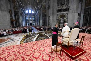 All'udienza generale Leone XIV spiega che la musica sacra nella liturgia è preghiera e comunione, non un semplice ornamento della celebrazione.
