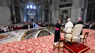 All'udienza generale Leone XIV spiega che la musica sacra nella liturgia è preghiera e comunione, non un semplice ornamento della celebrazione.